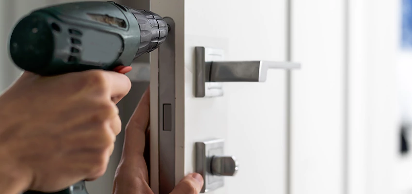 Locksmith For Lock Replacement Near Me in Fowler, CA