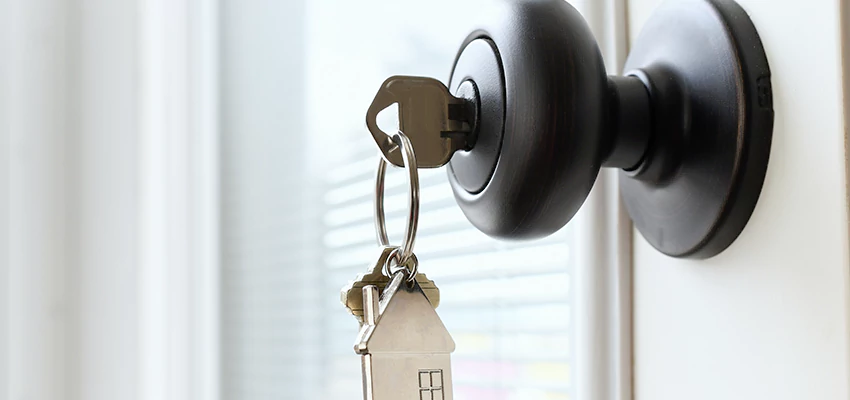 Bifold Door Knob Replacement in Fowler, California