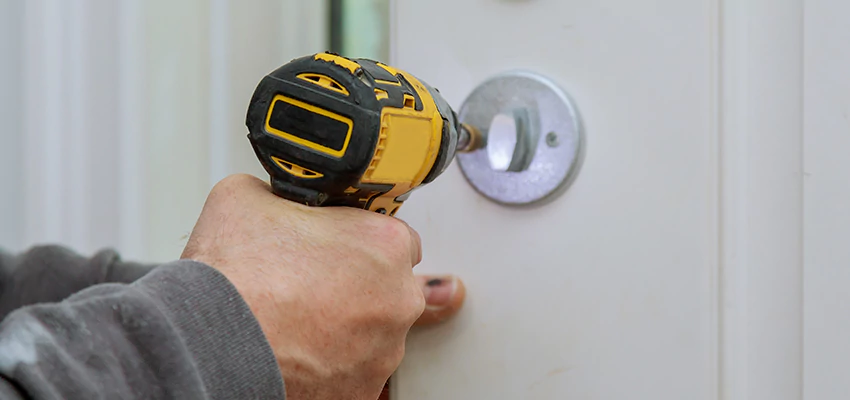 Street Locksmith For Smart Lock Repair in Fowler, CA